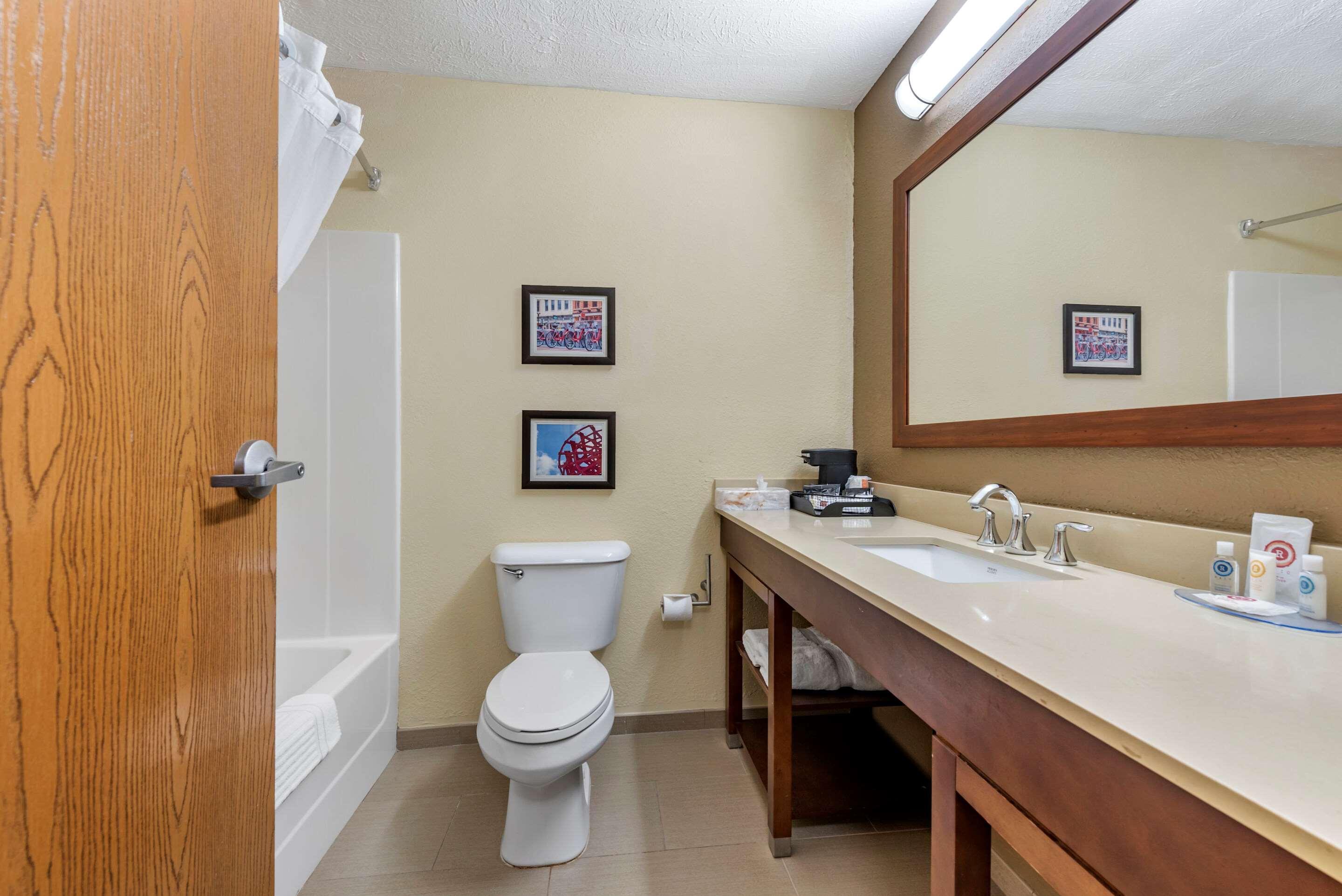Comfort Inn & Suites Cincinnati Eastgate Εξωτερικό φωτογραφία
