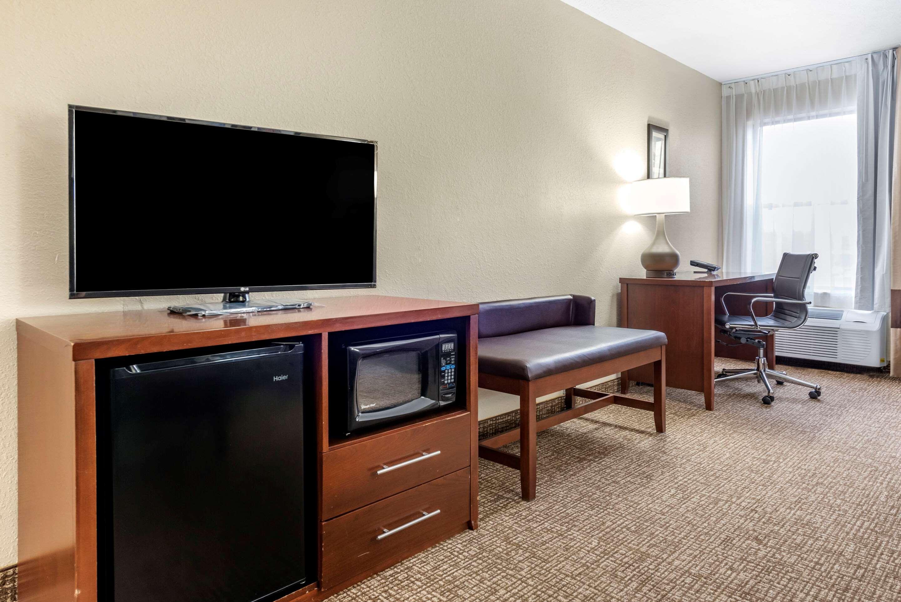 Comfort Inn & Suites Cincinnati Eastgate Εξωτερικό φωτογραφία