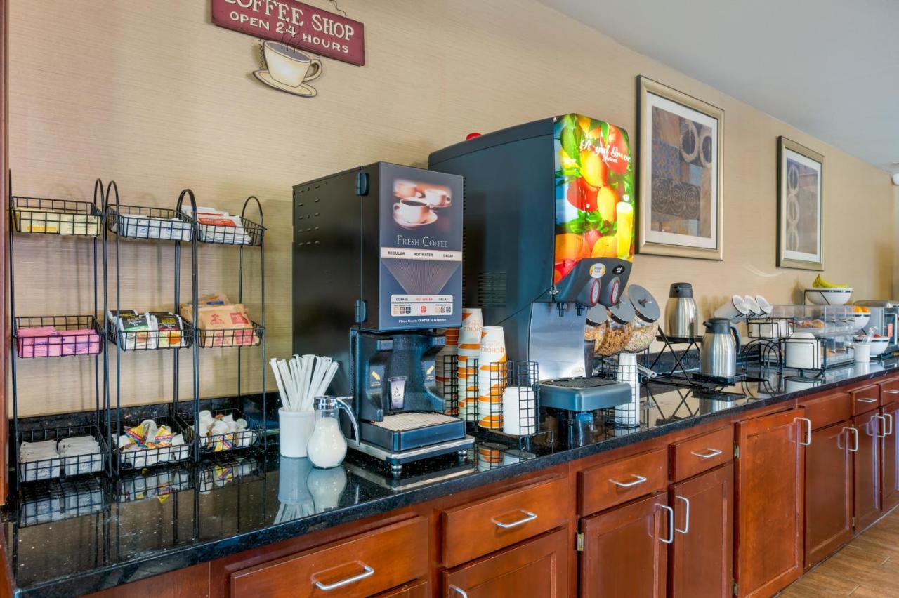 Comfort Inn & Suites Cincinnati Eastgate Εξωτερικό φωτογραφία